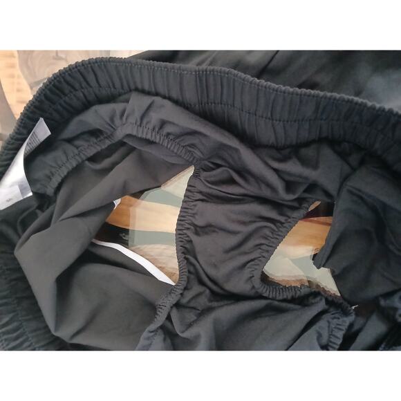 GAP Fit Running Shorts Black White Side Pockets Interior Draw Cord NWT Large - Picture 9 of 10